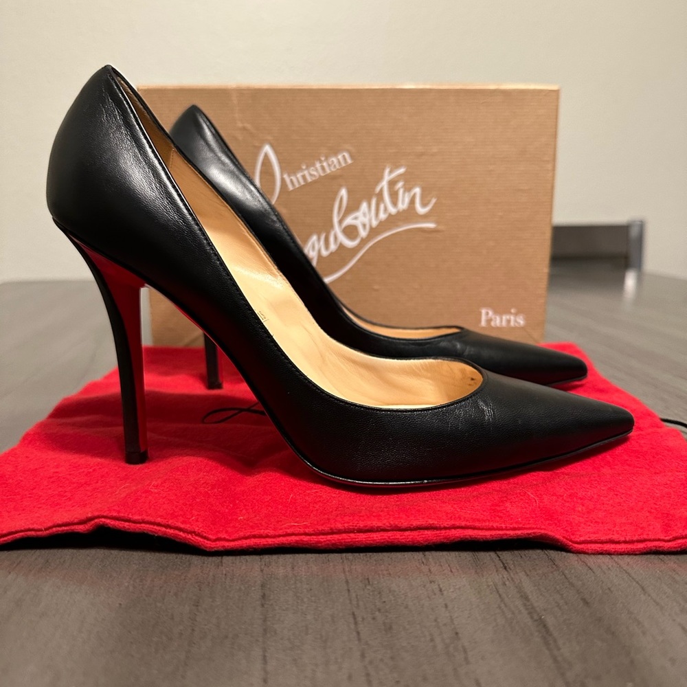 SOLD Christian Louboutin Apostrophy Pumps/Heels Size 39